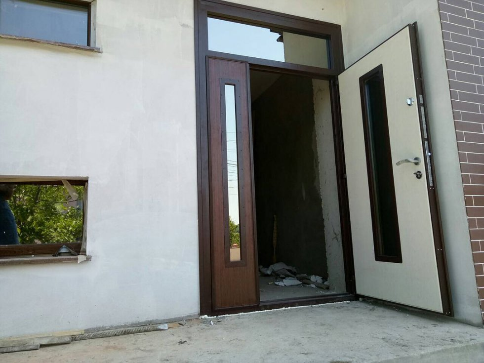 Подъездная дверь производства Steel Doors